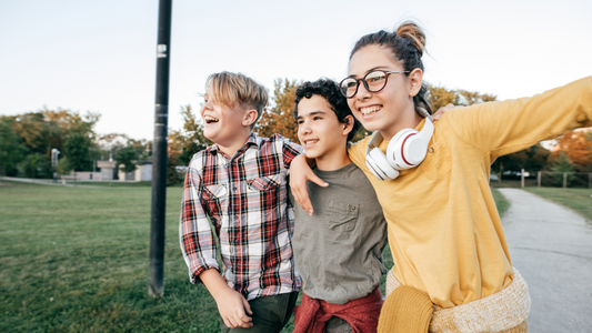 5 Ways to Support Your Tween’s or Teen’s Social Confidence This Summer
