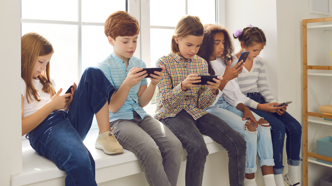 How to Teach Kids to Make Smart Choices Online: A Parent’s Guide